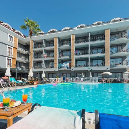 Club Viva Hotell 4*